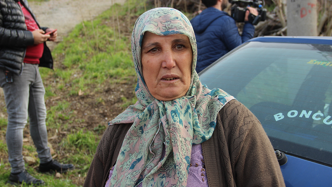 Spil Dağı'nda yürüyüş yapan iki çocuk 30 metreden dereye düştü